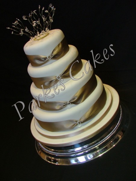 ivory wedding cake